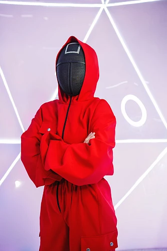 Охранник из игры Кальмара